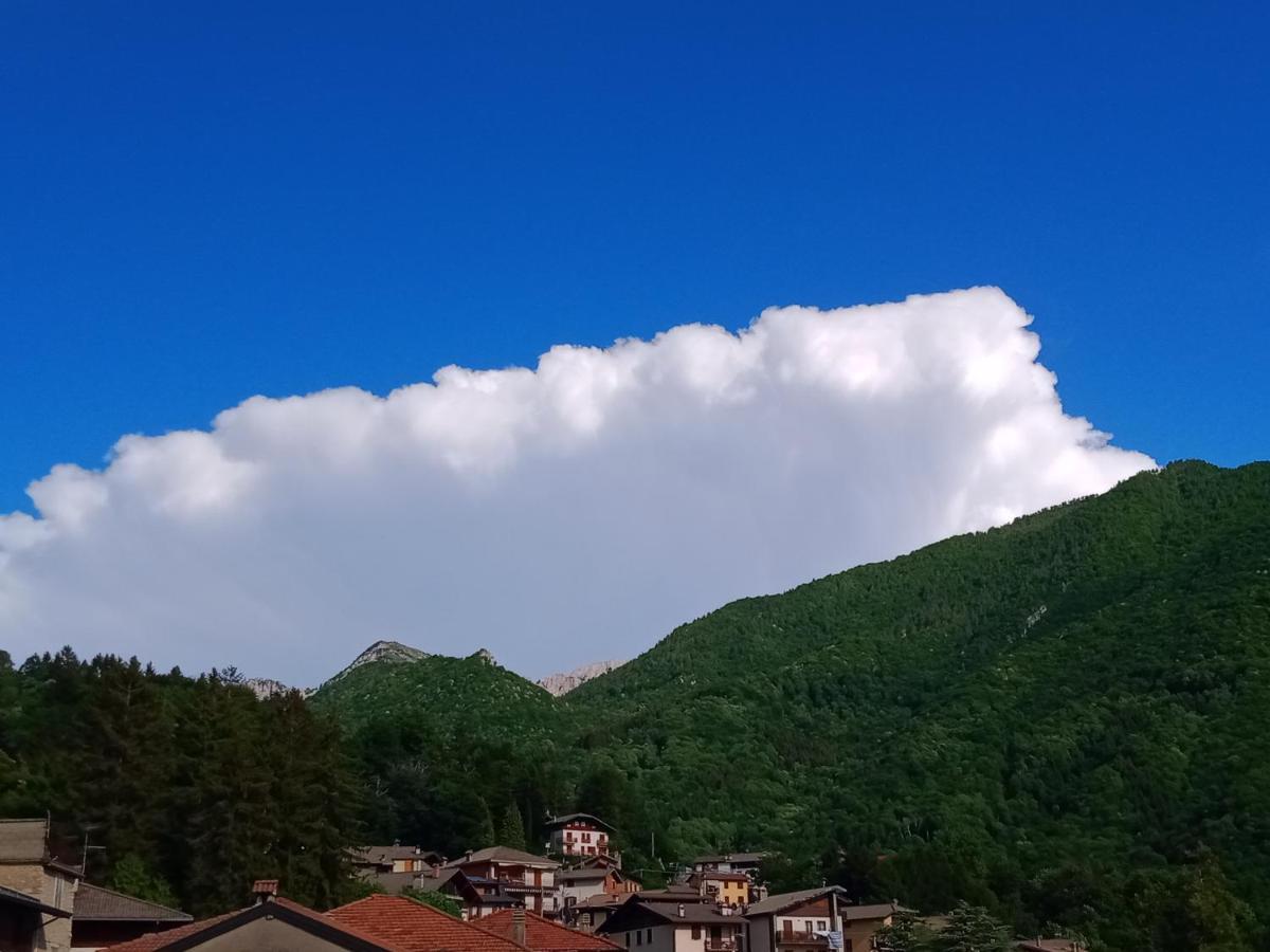 Il Giardino Di Cres Bed & Breakfast Esino Lario Luaran gambar
